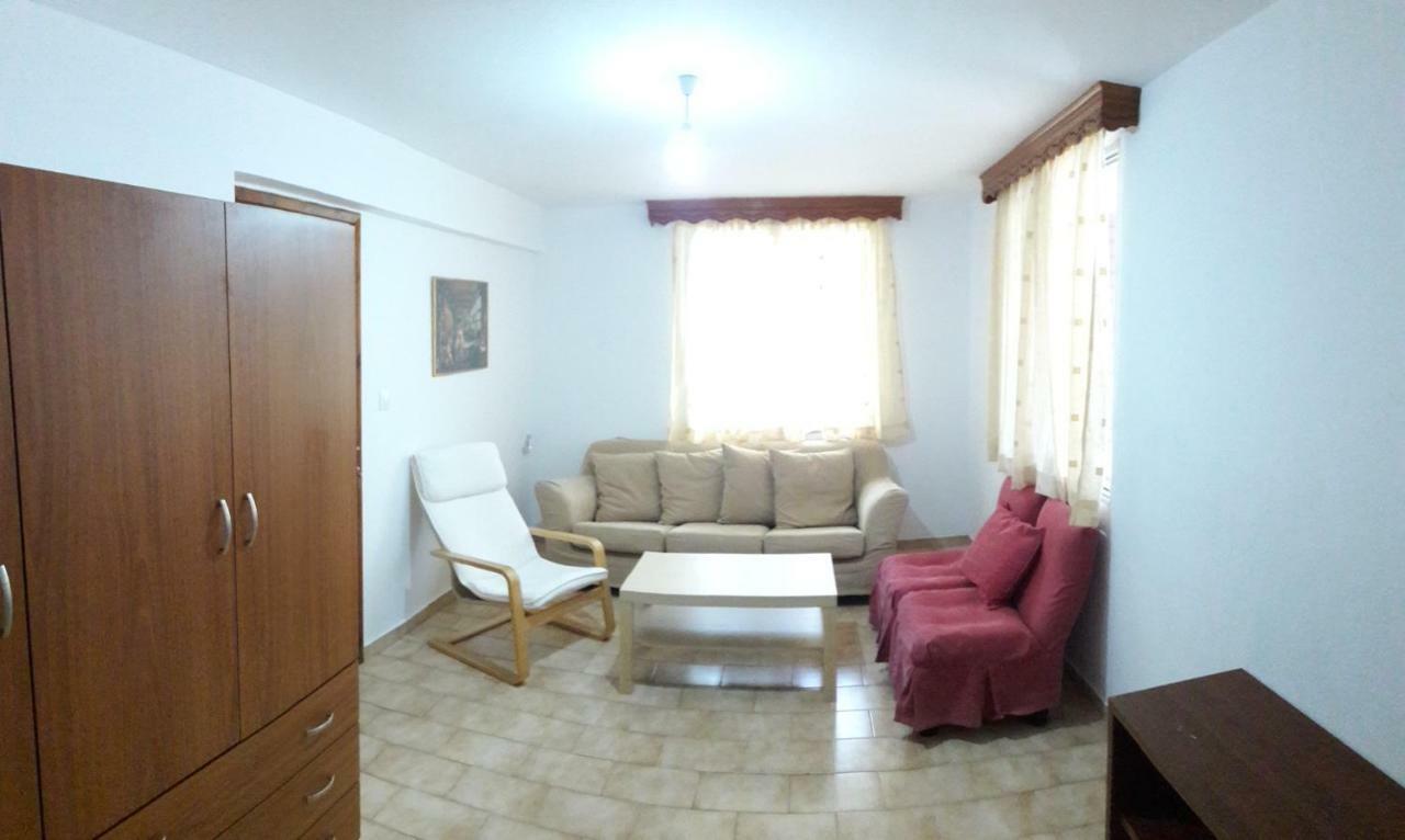 Anastasia' S Guest House نيوس مارماراس المظهر الخارجي الصورة