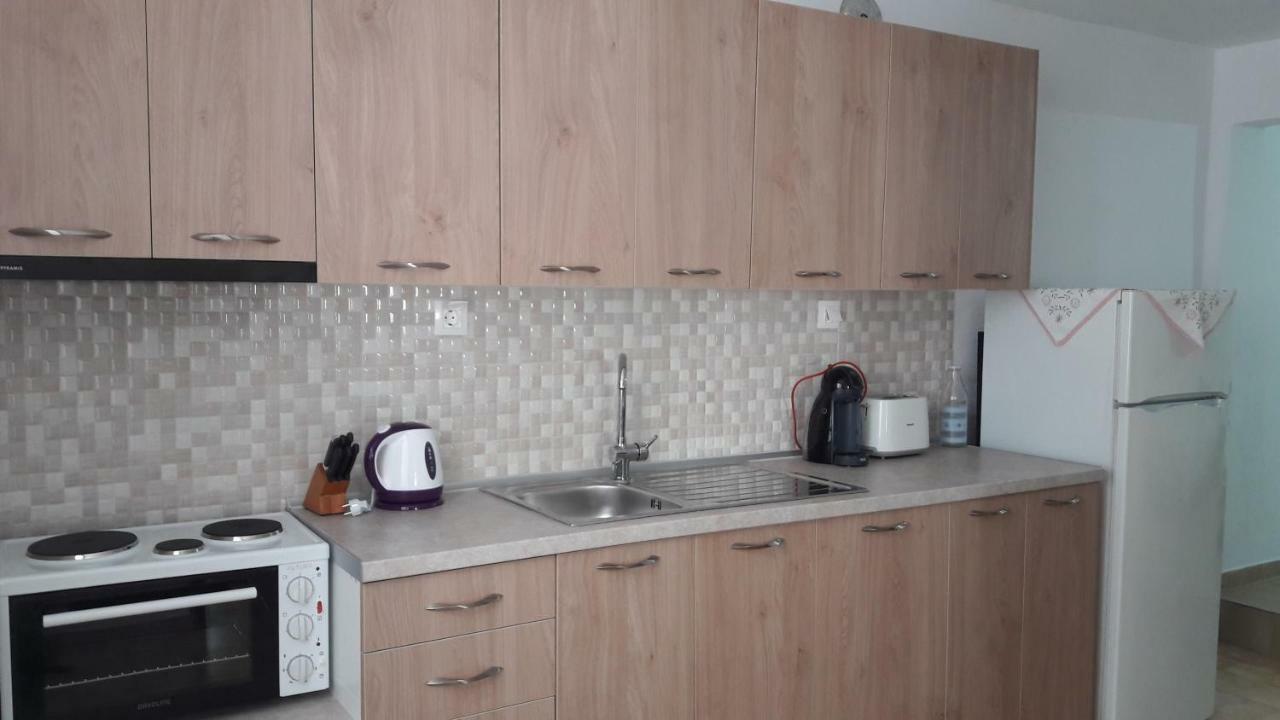Anastasia' S Guest House نيوس مارماراس المظهر الخارجي الصورة