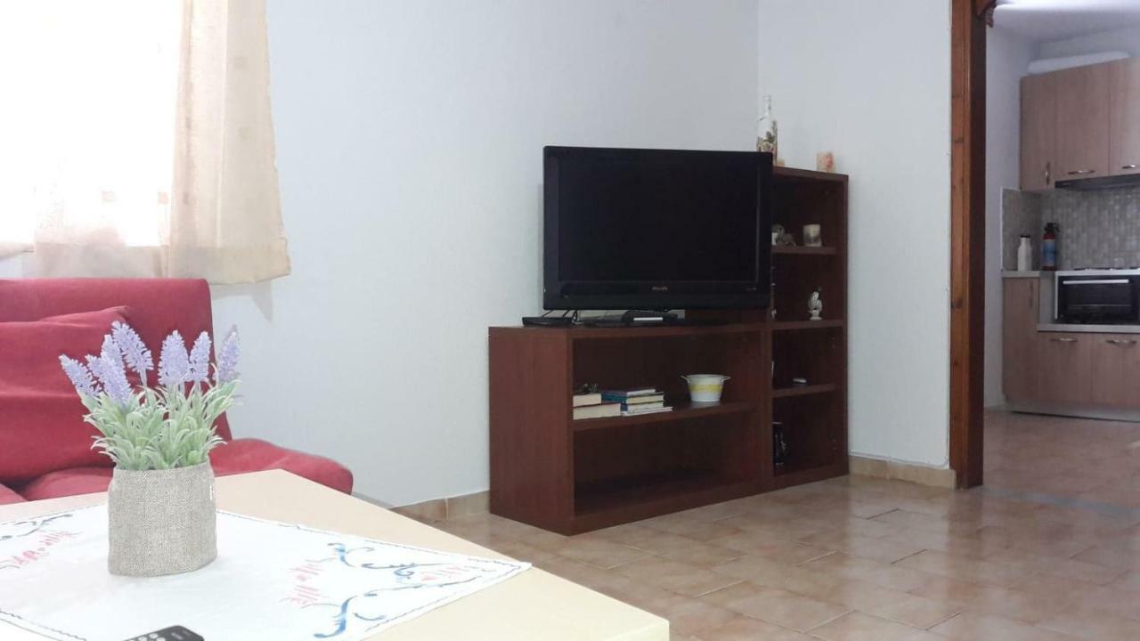 Anastasia' S Guest House نيوس مارماراس المظهر الخارجي الصورة
