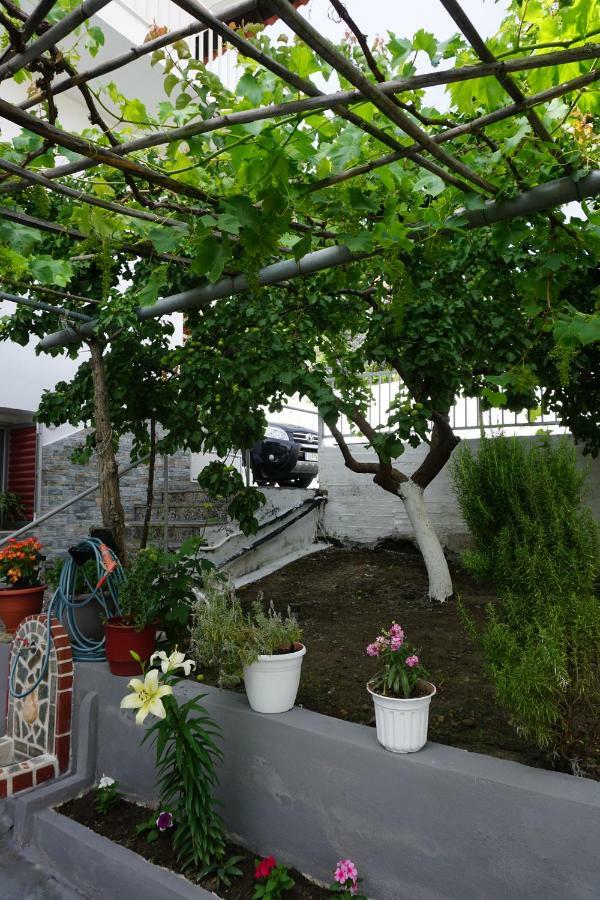 Anastasia' S Guest House نيوس مارماراس المظهر الخارجي الصورة