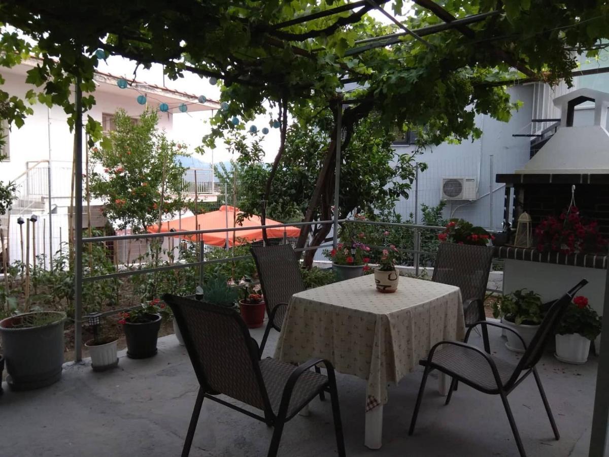 Anastasia' S Guest House نيوس مارماراس المظهر الخارجي الصورة